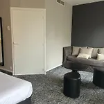 Brit Privilege Le Royal - Centre Gare 3* Труа