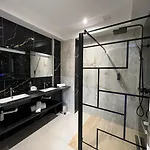 Brit Privilege Le Royal - Centre Gare 3* Troyes