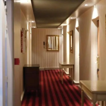 ホテル Brit Privilege Le Royal - Centre Gare