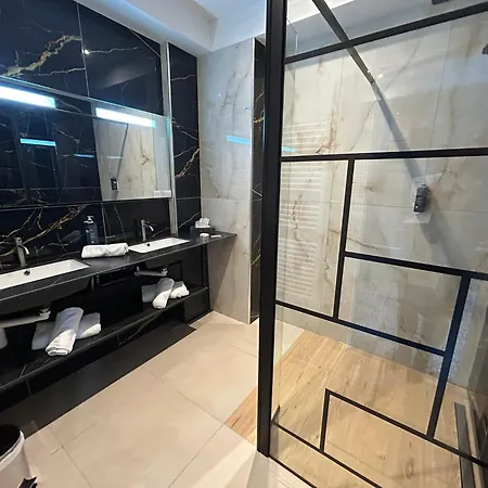 Brit Privilege Le Royal - Centre Gare Hotel Troyes