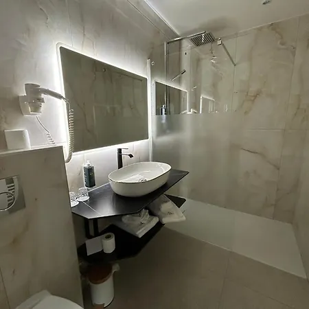 Hotel Brit Privilege Le Royal - Centre Gare