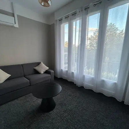 호텔 Brit Privilege Le Royal - Centre Gare 3*