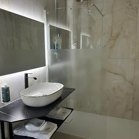 Brit Privilege Le Royal - Centre Gare 3* Troyes