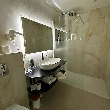 Hotel Brit Privilege Le Royal - Centre Gare Troyes