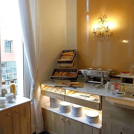 Brit Privilege Le Royal - Centre Gare 3*