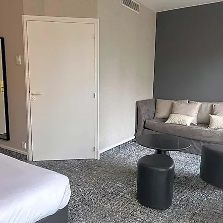 Brit Privilege Le Royal - Centre Gare 3*