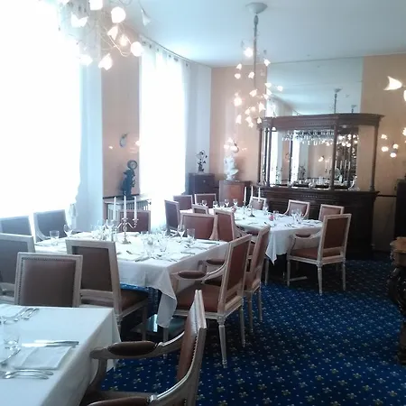 Brit Privilege Le Royal - Centre Gare 3* 트루아