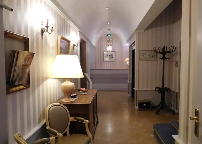 Brit Privilege Le Royal - Centre Gare 3* Τρουά