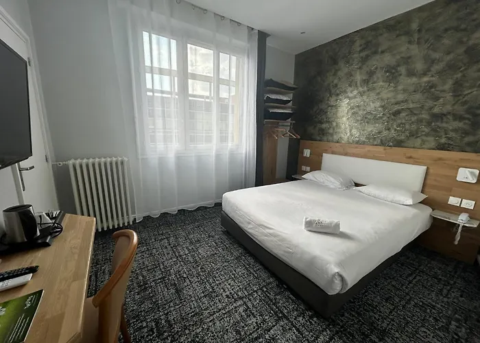 Brit Privilege Le Royal - Centre Gare 호텔 3*