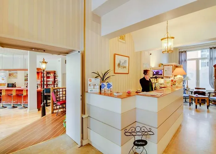 Brit Privilege Le Royal - Centre Gare 호텔