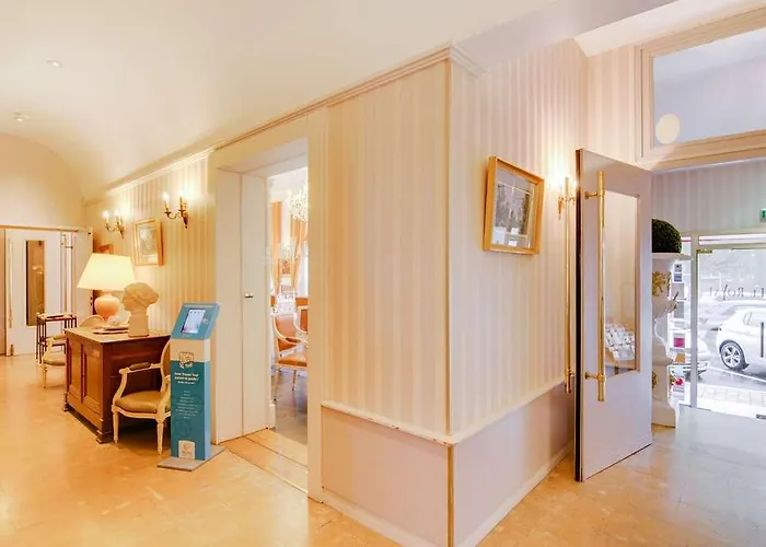 Brit Privilege Le Royal - Centre Gare Τρουά