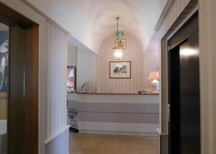 Hotel Brit Privilege Le Royal - Centre Gare Troyes