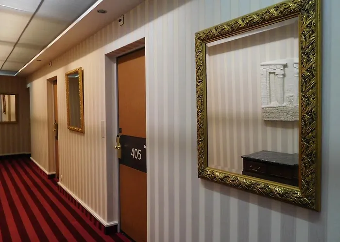 Brit Privilege Le Royal - Centre Gare 호텔